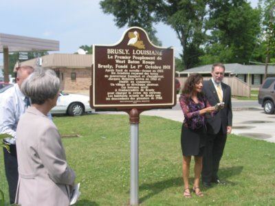 Woman talking during the uncovering ceremony